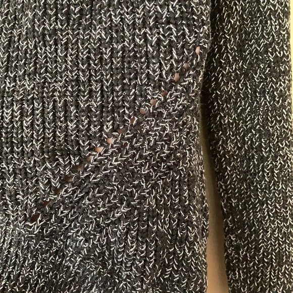 Beautiful knit sweater - Picture 3 of 5